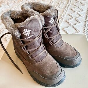 Columbia Boots Size 7.5